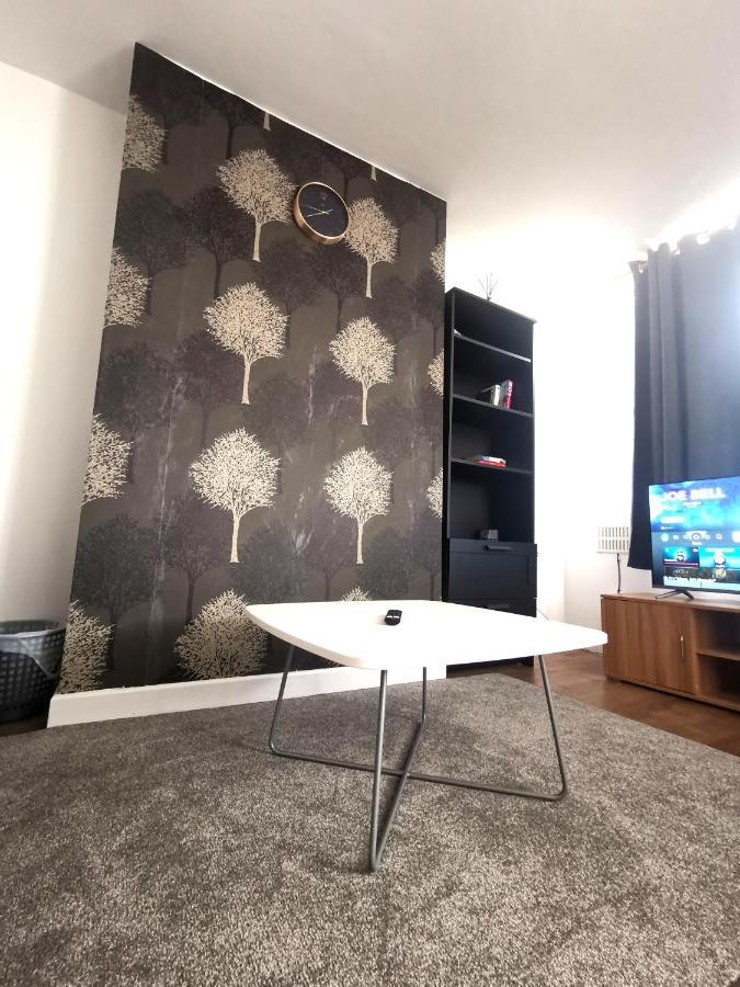 Luxury Luton - King-size - Free Parking - Free Wi-fi - Near Shops & Ltn Airport *
