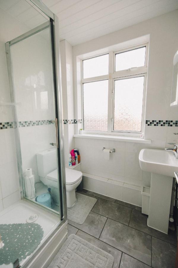 Luxury Luton - King-size - Free Parking - Free Wi-fi - Near Shops & Ltn Airport *